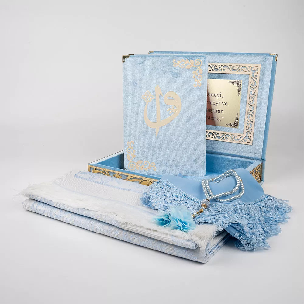 (Kadife Kutulu Kur’an-ı Kerim + Seccade + Namaz Örtüsü + Tespih + Ayraç) Bebe Mavi