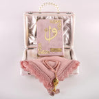 Kadife Çantalı Çeyiz Seti (Kur’an + Seccade + Namaz Örtüsü + Tespih) Pembe