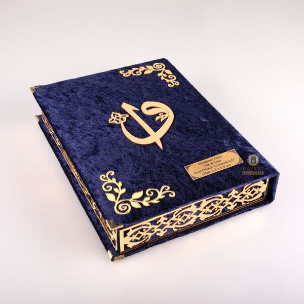 (Kadife Kutulu Kur’an-ı Kerim + Seccade + Namaz Örtüsü + Tespih + Ayraç) Lacivert