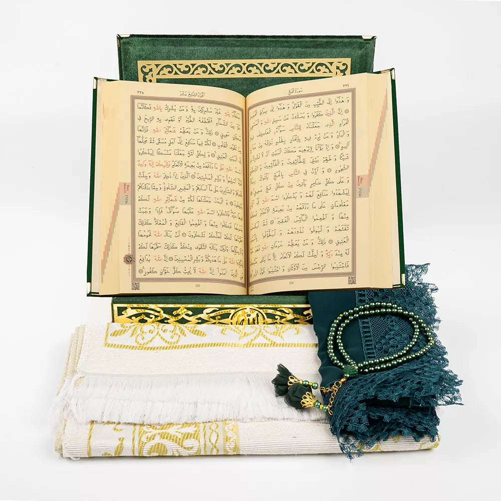 (Kadife Kutulu Kur’an-ı Kerim + Seccade + Namaz Örtüsü + Tespih + Ayraç) Yeşil