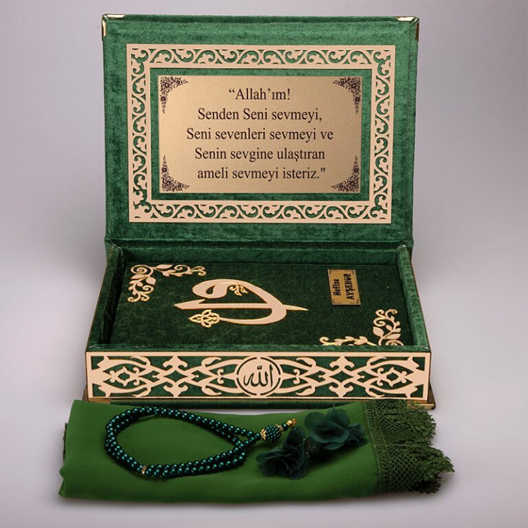 Kadife Kutulu Kur'an-ı Kerim Seti (Yeşil, Gold Süsleme)