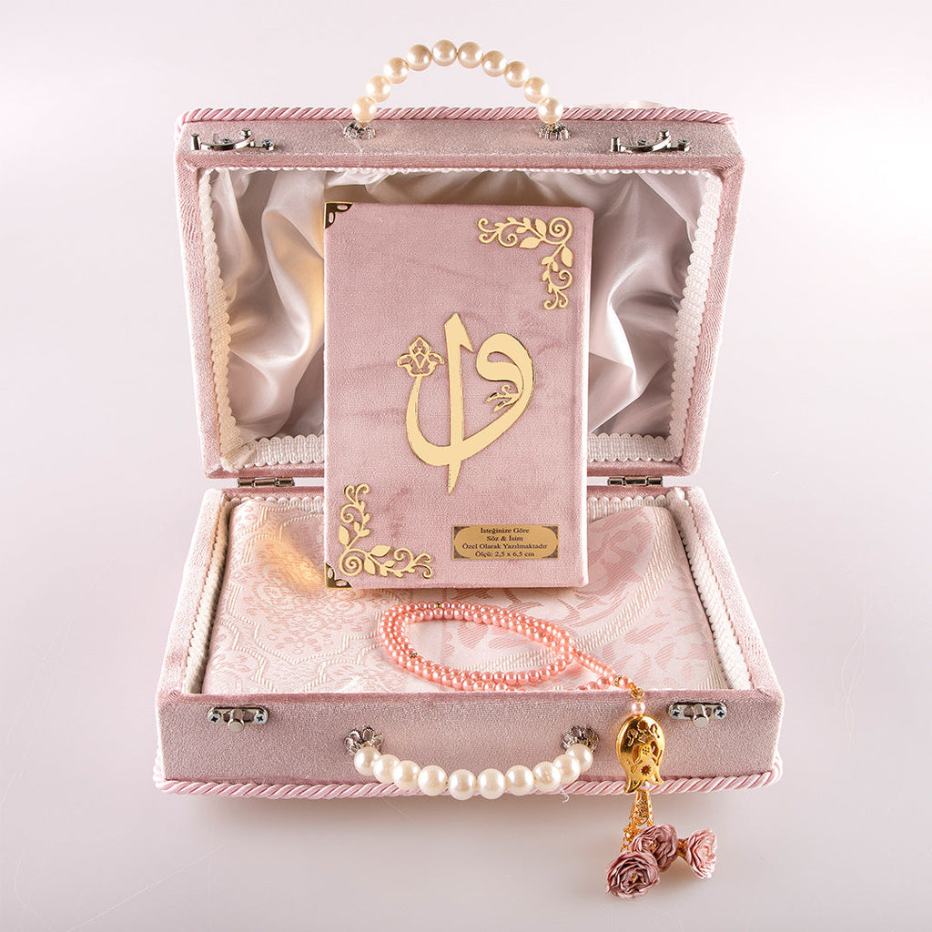 Çeyiz Seti (Kur’an + Seccade + Tespih) Pembe