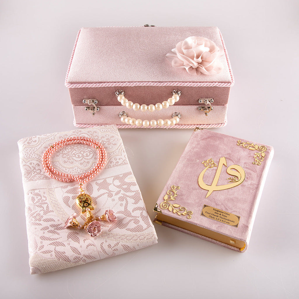 Çeyiz Seti (Kur’an + Seccade + Tespih) Pembe
