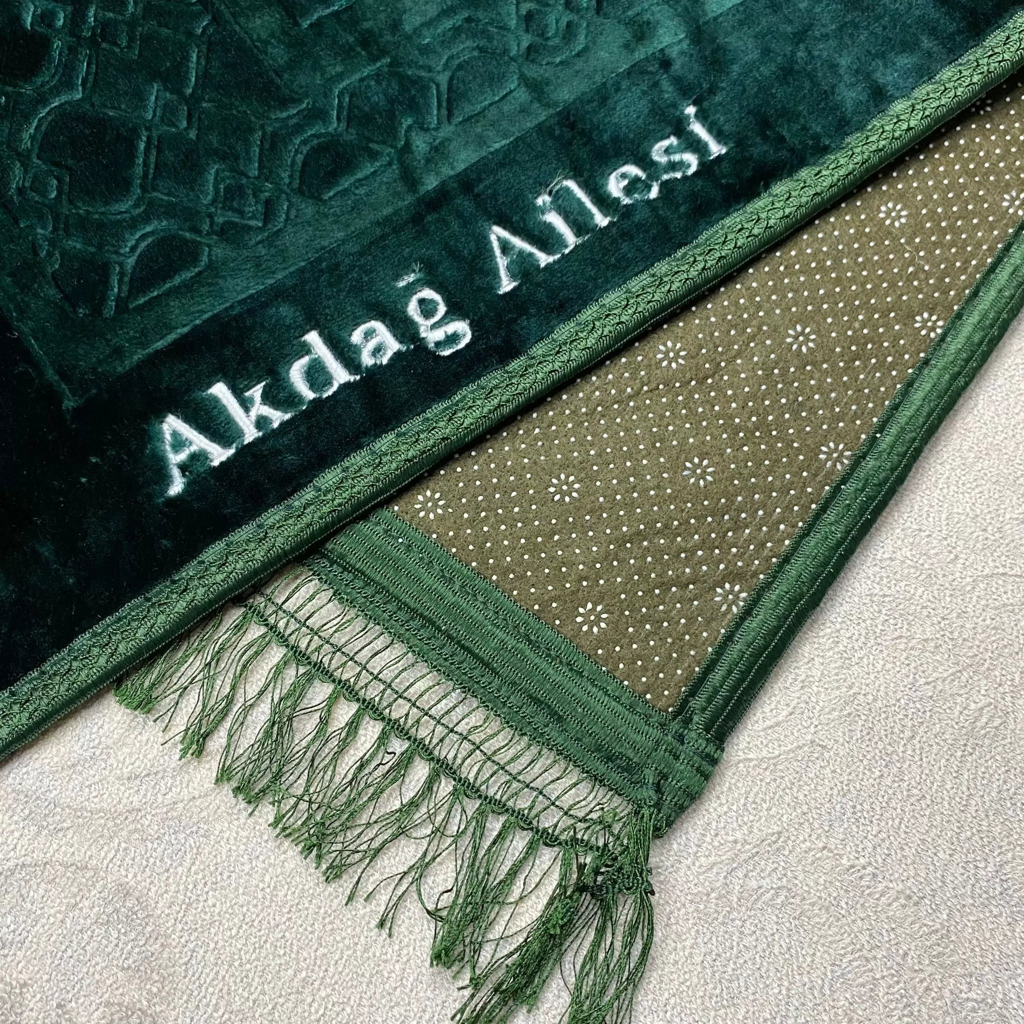 Özel İsimli Peluş Seccade (Yeşil)