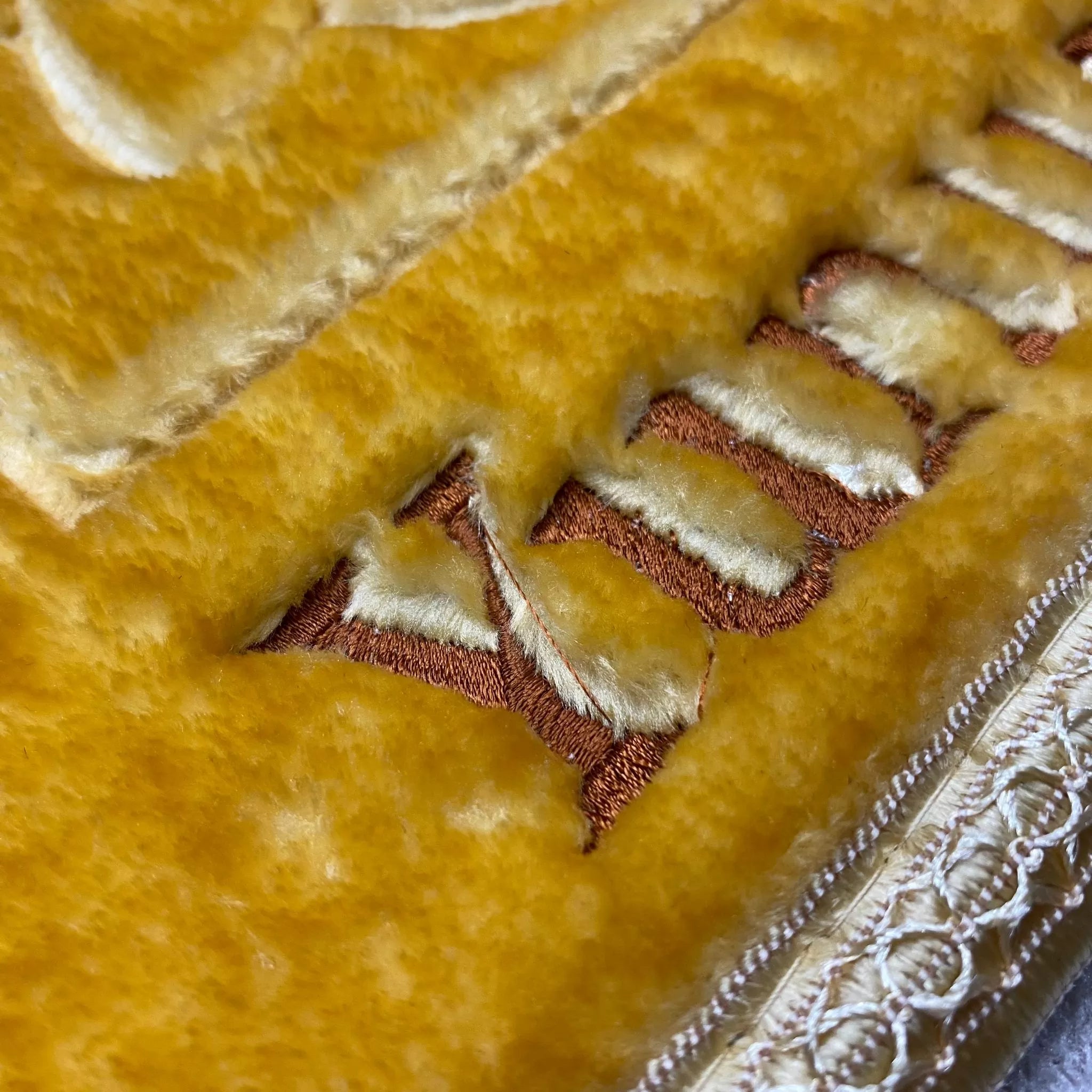 Özel İsimli Peluş Seccade (Gold)