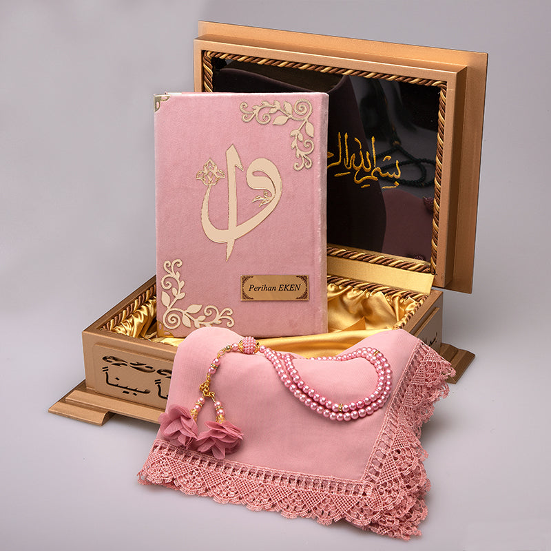 Ahşap Sandıklı Pudra Pembe Kur’an-ı Kerim Seti