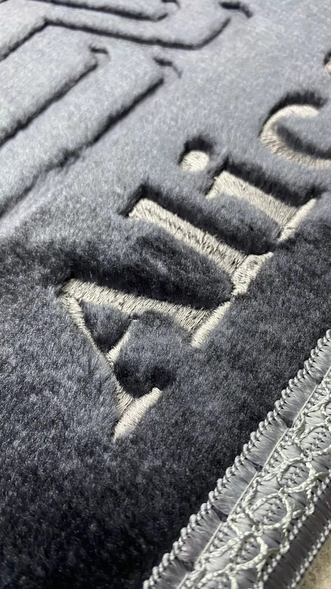 Özel İsimli Peluş Seccade (Koyu Gri)